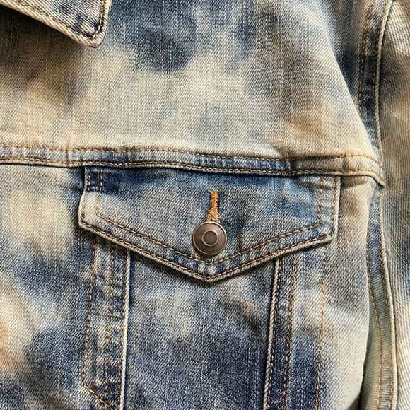 Custom Hand Painted Michigan State Denim Jacket, Size XL - Picture 8 of 14